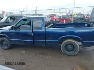 2000 Chevrolet S-10 LS with VIN 1GCCS19WXY8242120, listed as a IAAI auction lot 41675109 with 196,408 mi miles. Bid and sale history available at carsss.com. Image 14.