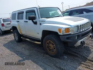 2008 Hummer H3 Luxury z VIN 5GTEN13E288190751, wystawiony jako IAAI lot #42410050 z przebiegiem 162 364 mil mil oraz . Historia ofert i sprzedaży dostępna na DreamBid. Obrazek 1.