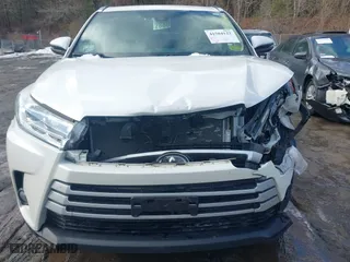 2019 Toyota Highlander SE with VIN 5TDJZRFH4KS597505, listed as a IAAI auction lot 41504122 with 59,347 mi miles. Bid and sale history available at carsss.com. Image 12.