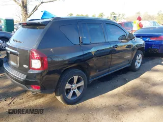 2017 Jeep Compass High Altitude z VIN 1C4NJDEB4HD109831, wystawiony jako IAAI lot #42022301 z przebiegiem 125 148 mil mil oraz . Historia ofert i sprzedaży dostępna na DreamBid. Obrazek 4.