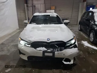 2019 BMW 3 Series 330i xDrive with VIN WBA5R7C59KAJ81850, listed as a Copart auction lot 88526315 with 64,770 mi miles and Salvage title. Bid and sale history available at DreamBid. Image 5.
