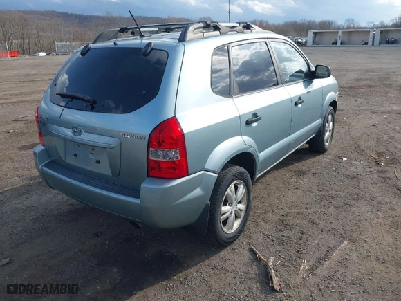 2009 Hyundai Tucson GLS with VIN KM8JM12B99U037949, listed as a IAAI auction lot 41935047 with 137,591 mi miles. Bid and sale history available at carsss.com. Image 4.