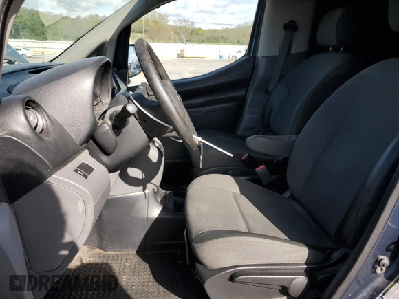 2017 Nissan NV200 SV z VIN 3N6CM0KNXHK699021, wystawiony jako Copart lot #52178855 z przebiegiem 156 325 mil mil oraz Szkoda całkowita • Salvage title. Historia ofert i sprzedaży dostępna na DreamBid. Obrazek 7.