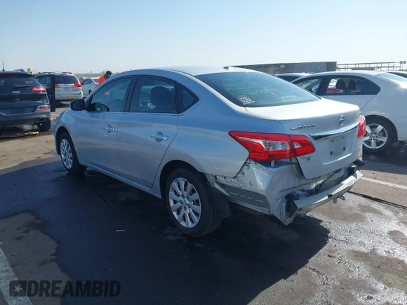 2017 Nissan Sentra S z VIN 3N1AB7AP9HY277592, wystawiony jako IAAI lot #42287903 z przebiegiem 186 876 mil mil oraz . Historia ofert i sprzedaży dostępna na DreamBid. Obrazek 3.