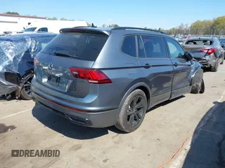 2024 Volkswagen Tiguan SE R-Line Black с VIN 3VVCB7AX2RM010794, выставлен на аукционе IAAI как лот 41894596 с пробегом 25 136 миль миль и . История ставок и продаж доступна на DreamBid. Изображение 4.