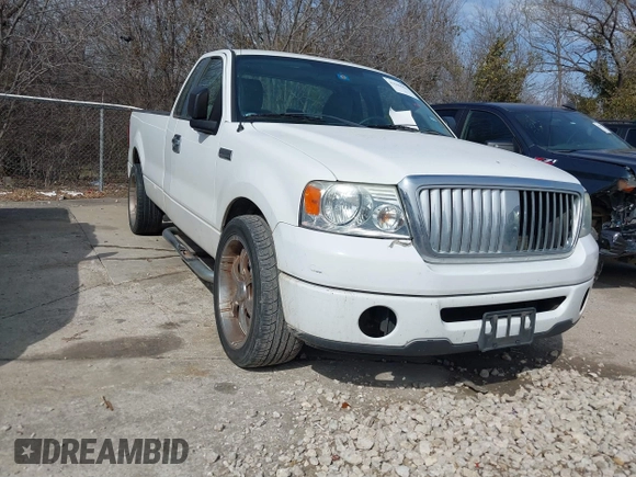 2007 Ford F-150 XL with VIN 1FTRF12297KC71518, listed as a IAAI auction lot 41566981 with 1 mi miles. Bid and sale history available at carsss.com. Image 1.