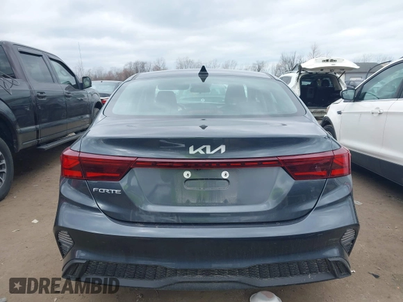 2024 Kia Forte LXS z VIN 3KPF24AD9RE792361, wystawiony jako IAAI lot #41863763 z przebiegiem 12 892 mil mil oraz . Historia ofert i sprzedaży dostępna na DreamBid. Obrazek 17.