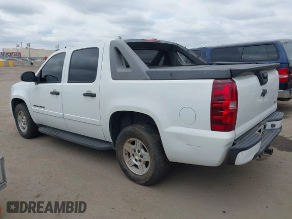 2007 Chevrolet Avalanche LTZ with VIN 3GNFK12397G298661, listed as a IAAI auction lot 42057845 with Not Provided miles. Bid and sale history available at carsss.com. Image 3.