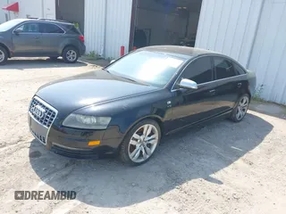 2008 Audi S6 z VIN WAUDN74F08N065694, wystawiony jako IAAI lot #42393845 z przebiegiem 127 500 mil mil oraz . Historia ofert i sprzedaży dostępna na DreamBid. Obrazek 2.