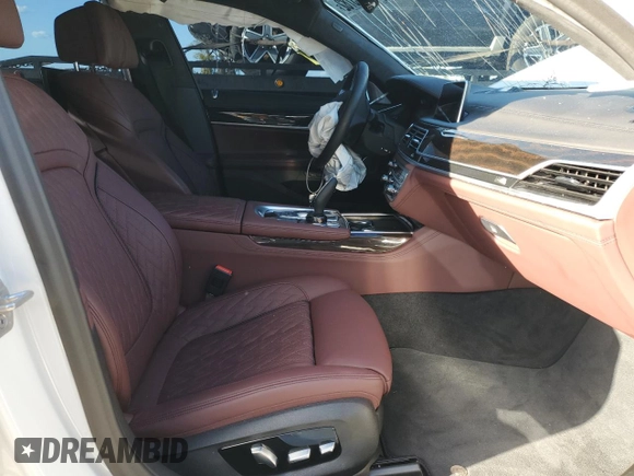 2022 BMW 7 Series with VIN WBA7U2C11NCH35515, listed as a Copart auction lot 63693782 with Not provided miles and . Bid and sale history available at DreamBid. Image 5.