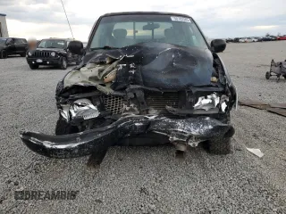2002 Ford F-150 XL z VIN 1FTRX17W22NB68683, wystawiony jako Copart lot #50702385 z przebiegiem Nie podano mil oraz Szkoda całkowita • Salvage title. Historia ofert i sprzedaży dostępna na DreamBid. Obrazek 5.