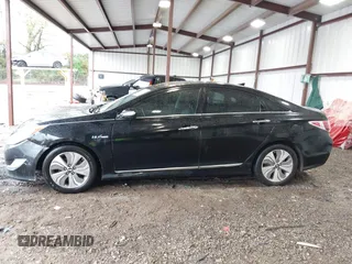 2015 Hyundai Sonata Hybrid Limited with VIN KMHEC4A40FA121325, listed as a IAAI auction lot 41976708 with 187,387 mi miles. Bid and sale history available at carsss.com. Image 14.