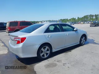 2012 Toyota Camry L with VIN 4T1BF1FK4CU061477, listed as a IAAI auction lot 42004963 with 286,689 mi miles. Bid and sale history available at carsss.com. Image 4.