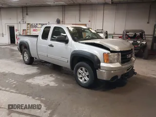 2011 GMC Sierra 1500 SLE z VIN 1GTR2VE31BZ153857, wystawiony jako IAAI lot #41805518 z przebiegiem 209 749 mil mil oraz . Historia ofert i sprzedaży dostępna na DreamBid. Obrazek 1.