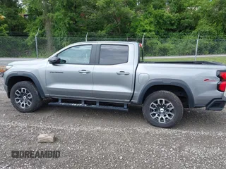 2024 Chevrolet Colorado 4WD Z71 with VIN 1GCPTDEK3R1152059, listed as a IAAI auction lot 42383826 with 4,002 mi miles and . Bid and sale history available at DreamBid. Image 14.