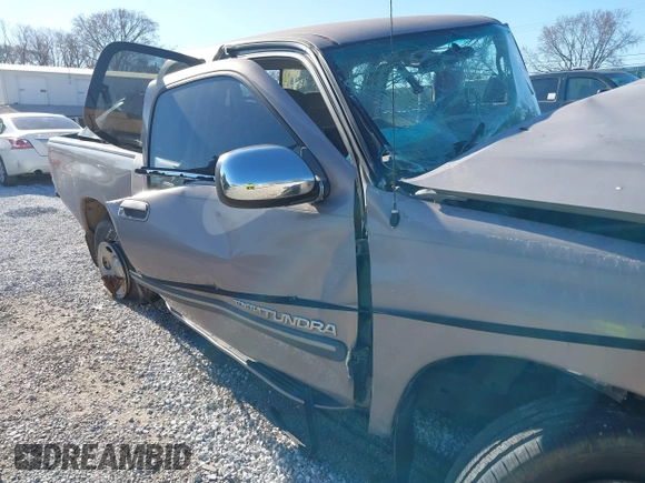 2000 Toyota Tundra SR5 with VIN 5TBRT3411YS096337, listed as a IAAI auction lot 41702651 with Not Provided miles and . Bid and sale history available at carsss.com. Image 13.