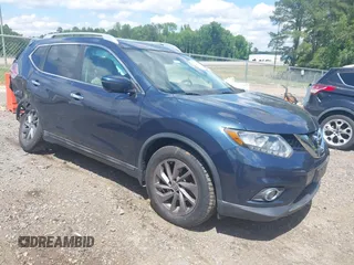 2016 Nissan Rogue SV z VIN 5N1AT2MV7GC747967, wystawiony jako IAAI lot #42231369 z przebiegiem 98 945 mil mil oraz . Historia ofert i sprzedaży dostępna na DreamBid. Obrazek 1.