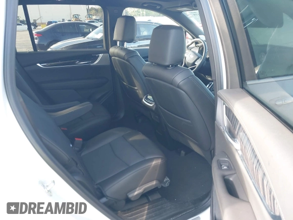 2025 Cadillac XT6 FWD Premium Luxury with VIN 1GYKPCRS9SZ122102, listed as a IAAI auction lot 41677275 with 4,227 mi miles. Bid and sale history available at carsss.com. Image 8.