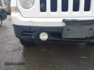 2011 Jeep Patriot Sport with VIN 1J4NF1GB0BD258347, listed as a IAAI auction lot 41948645 with 171,440 mi miles. Bid and sale history available at carsss.com. Image 12.