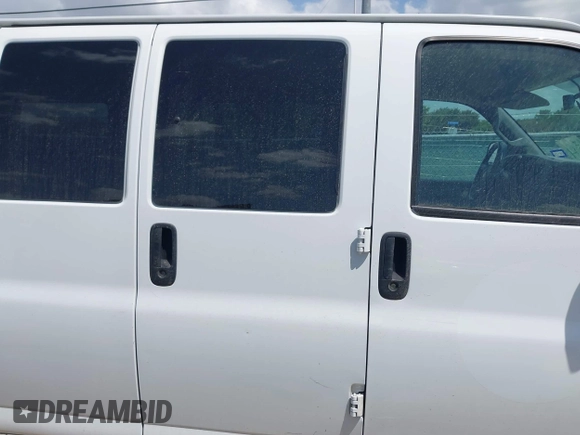 2020 Chevrolet Express Passenger LS с VIN 1GAZGNFG1L1240914, выставлен на аукционе IAAI как лот 42558334 с пробегом 38 750 миль миль и . История ставок и продаж доступна на DreamBid. Изображение 13.