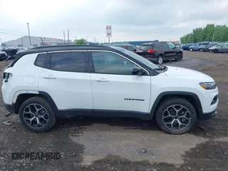 2025 Jeep Compass Limited with VIN 3C4NJDCN0ST502532, listed as a IAAI auction lot 42438283 with 2,709 mi miles and . Bid and sale history available at DreamBid. Image 14.