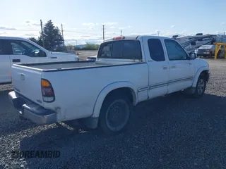 2001 Toyota Tundra Limited with VIN 5TBRT38151S157754, listed as a IAAI auction lot 41947041 with 217,402 mi miles and . Bid and sale history available at carsss.com. Image 4.