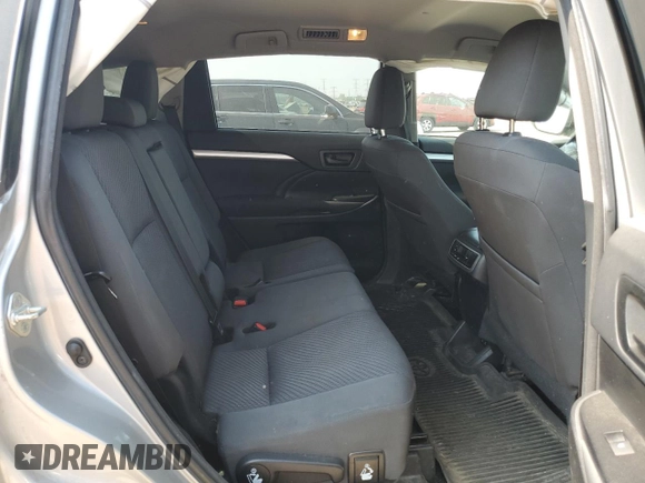 2018 Toyota Highlander LE с VIN 5TDBZRFH7JS867488, выставлен на аукционе Copart как лот 60373075 с пробегом 64 043 миль миль и Списание • Salvage title. История ставок и продаж доступна на DreamBid. Изображение 10.