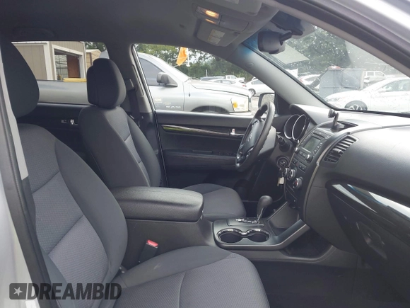 2013 Kia Sorento LX with VIN 5XYKTDA20DG347612, listed as a IAAI auction lot 42809304 with 115,452 mi miles and . Bid and sale history available at DreamBid. Image 5.