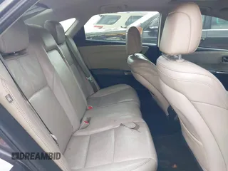2013 Toyota Avalon XLE z VIN 4T1BK1EB0DU073513, wystawiony jako IAAI lot #42364719 z przebiegiem 208 242 mil mil oraz . Historia ofert i sprzedaży dostępna na DreamBid. Obrazek 8.