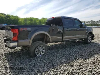 2019 Ford F-350 XL z VIN 1FT8W3BT6KEE98446, wystawiony jako Copart lot #56383335 z przebiegiem 119 855 mil mil oraz Szkody całkowita. Historia ofert i sprzedaży dostępna na DreamBid. Obrazek 3.