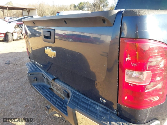 2007 Chevrolet Silverado 1500 LT w/1LT with VIN 2GCEC13C671544431, listed as a IAAI auction lot 41476046 with 133,476 mi miles. Bid and sale history available at carsss.com. Image 18.