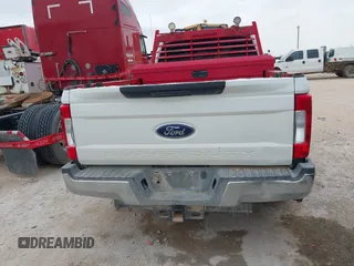 2017 Ford F-350 XL z VIN 1FT7W3AT5HED28231, wystawiony jako IAAI lot #42365678 z przebiegiem Nie podano mil oraz . Historia ofert i sprzedaży dostępna na DreamBid. Obrazek 16.