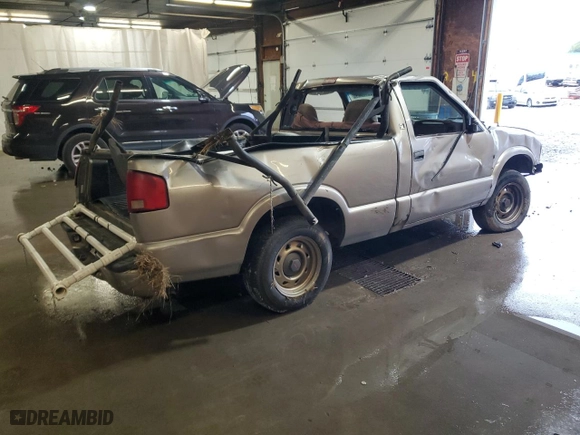 2002 GMC Sonoma SL with VIN 1GTCS145528194662, listed as a Copart auction lot 72510924 with 0 mi miles and Salvage Title. Bid and sale history available at carsss.com. Image 3.