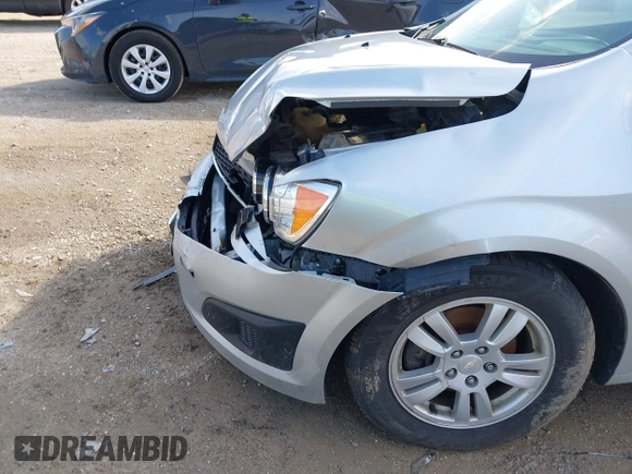 2014 Chevrolet Sonic LT с VIN 1G1JC5SH4E4152805, выставлен на аукционе IAAI как лот 41923555 с пробегом 180 068 миль миль и . История ставок и продаж доступна на DreamBid. Изображение 18.