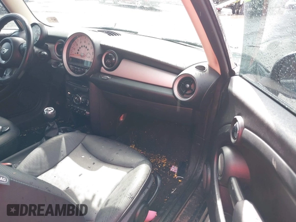 2012 MINI Hardtop with VIN WMWSU3C52CT367259, listed as a IAAI auction lot 39129362 with 121,364 mi miles and . Bid and sale history available at DreamBid. Image 5.