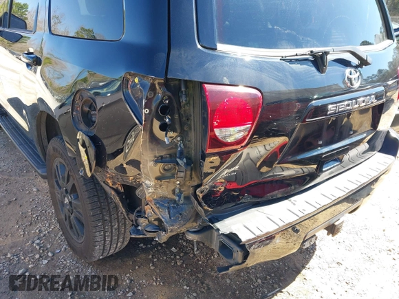 2018 Toyota Sequoia SR5 with VIN 5TDZY5G10JS070477, listed as a IAAI auction lot 41997140 with 70,764 mi miles. Bid and sale history available at carsss.com. Image 6.