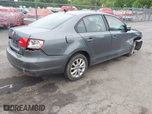 2012 Volkswagen Jetta SE с VIN 3VWDP7AJ3CM412473, выставлен на аукционе IAAI как лот 42440557 с пробегом Не указан миль и . История ставок и продаж доступна на DreamBid. Изображение 4.