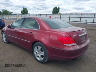 2006 Acura RL z VIN JH4KB16566C005642, wystawiony jako IAAI lot #42613927 z przebiegiem 201 601 mil mil oraz . Historia ofert i sprzedaży dostępna na DreamBid. Obrazek 3.