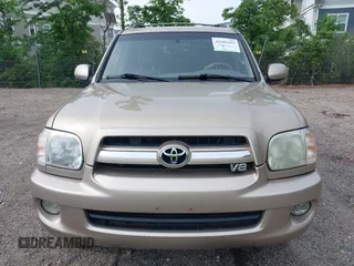 2005 Toyota Sequoia Limited with VIN 5TDBT48A35S234156, listed as a IAAI auction lot 42181692 with 270,131 mi miles and . Bid and sale history available at DreamBid. Image 6.