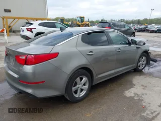 2015 Kia Optima LX z VIN 5XXGM4A78FG382856, wystawiony jako IAAI lot #42170669 z przebiegiem 101 964 mil mil oraz . Historia ofert i sprzedaży dostępna na DreamBid. Obrazek 4.