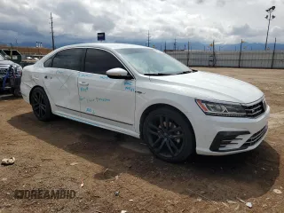 2017 Volkswagen Passat R-Line z VIN 1VWDT7A38HC052171, wystawiony jako Copart lot #55157965 z przebiegiem 82 371 mil mil oraz Szkoda całkowita • Salvage title. Historia ofert i sprzedaży dostępna na DreamBid. Obrazek 4.