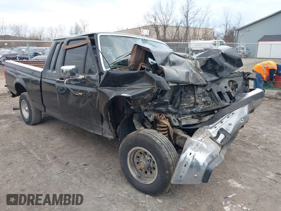 1990 Ford F-150 with VIN 1FTEX15NXLKB49682, listed as a IAAI auction lot 41898579 with 32,935 mi miles and . Bid and sale history available at DreamBid. Image 1.
