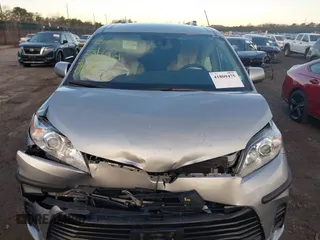 2019 Toyota Sienna LE with VIN 5TDJZ3DC1KS223552, listed as a IAAI auction lot 41809475 with 77,809 mi miles. Bid and sale history available at carsss.com. Image 12.