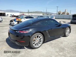 2019 Porsche 718 Cayman z VIN WP0AA2A81KS261260, wystawiony jako Copart lot #46083763 z przebiegiem 16 794 mil mil oraz . Historia ofert i sprzedaży dostępna na DreamBid. Obrazek 3.