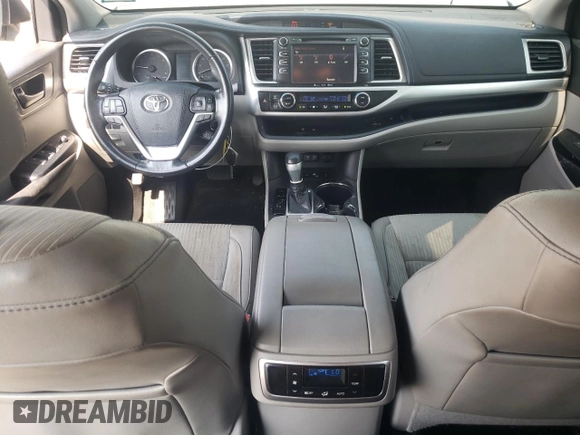 2018 Toyota Highlander LE с VIN 5TDBZRFH7JS830067, выставлен на аукционе Copart как лот 58835375 с пробегом 65 315 миль миль и Списание • Salvage title. История ставок и продаж доступна на DreamBid. Изображение 8.