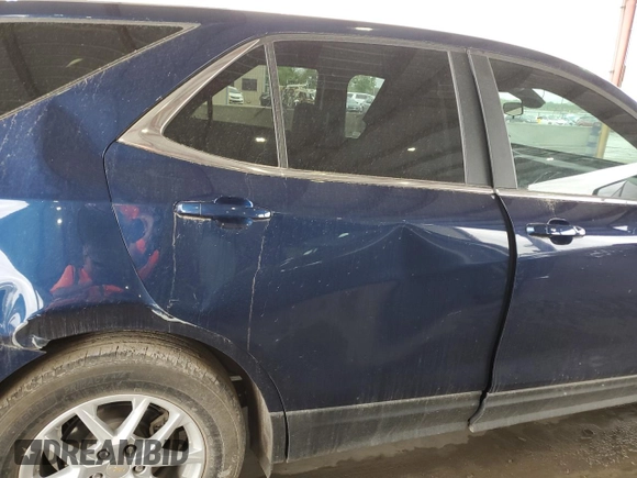 2022 Chevrolet Equinox LT with VIN 3GNAXKEV0NL295330, listed as a Copart auction lot 49787975 with 67,565 mi miles and Clean Title. Bid and sale history available at DreamBid. Image 11.