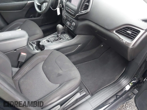 2019 Jeep Cherokee Latitude with VIN 1C4PJLCBXKD357403, listed as a IAAI auction lot 41606497 with 104,102 mi miles and . Bid and sale history available at carsss.com. Image 5.