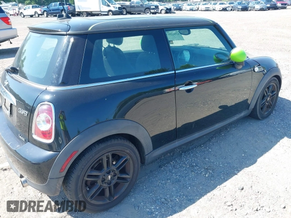 2013 MINI Hardtop with VIN WMWSU3C54DT689273, listed as a IAAI auction lot 42501517 with 100,194 mi miles and . Bid and sale history available at DreamBid. Image 4.