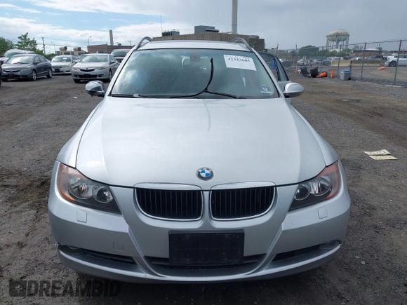 2006 BMW 3 Series 325xi with VIN WBAVT13596KW22889, listed as a IAAI auction lot 42343685 with 95,862 mi miles and . Bid and sale history available at DreamBid. Image 12.
