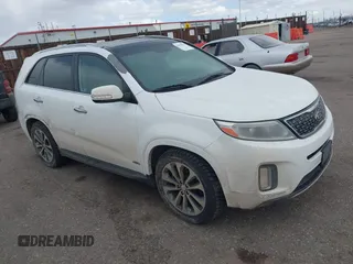 2014 Kia Sorento SX z VIN 5XYKWDA77EG452457, wystawiony jako IAAI lot #41815855 z przebiegiem 133 387 mil mil oraz . Historia ofert i sprzedaży dostępna na DreamBid. Obrazek 1.